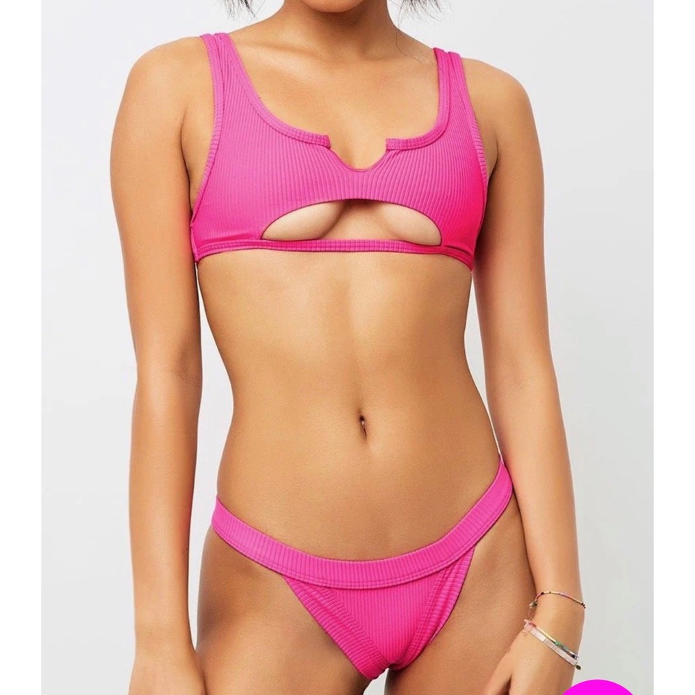Frankie’s bikini cole in fuchsia